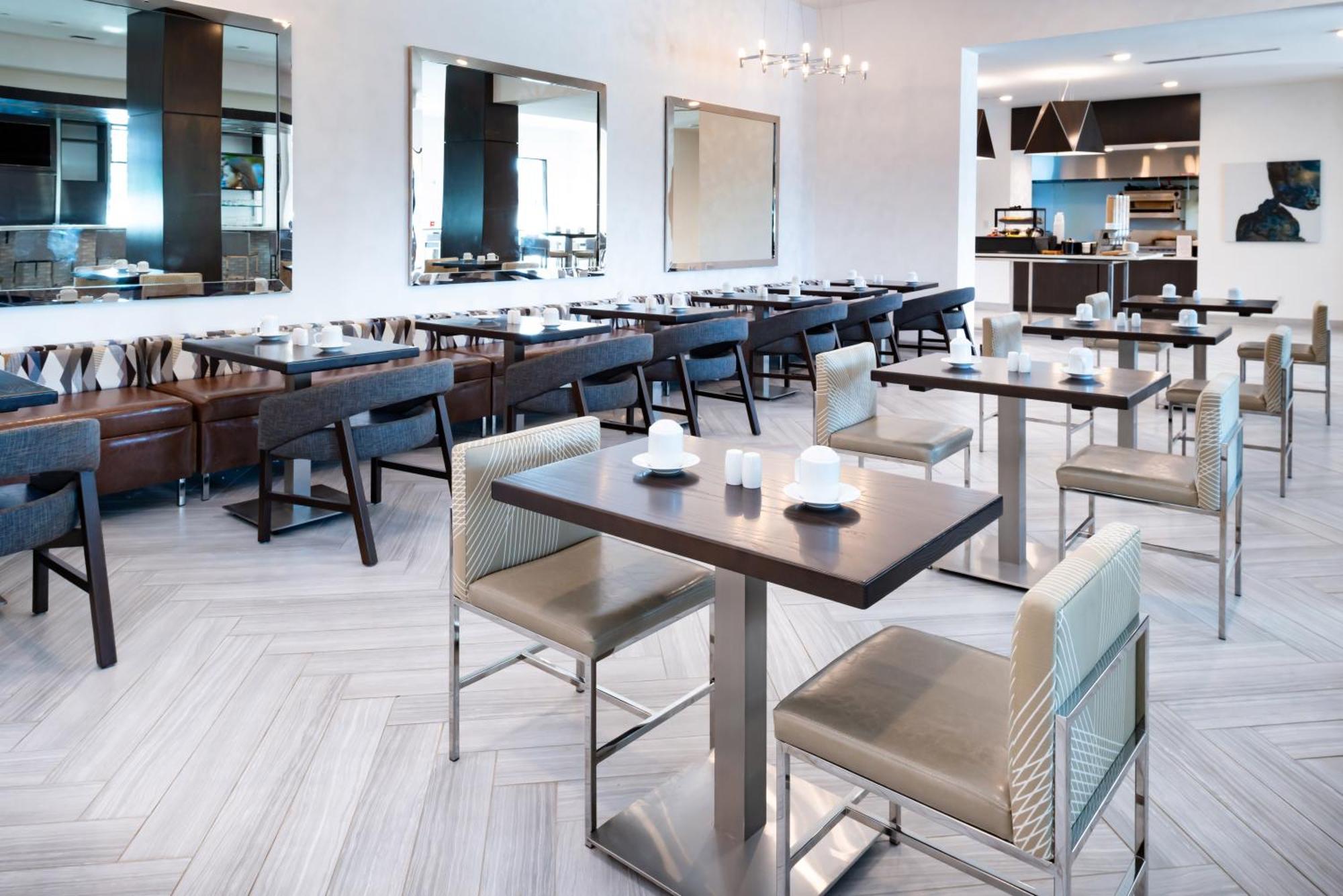 Home2 Suites By Hilton Columbia Downtown Екстериор снимка